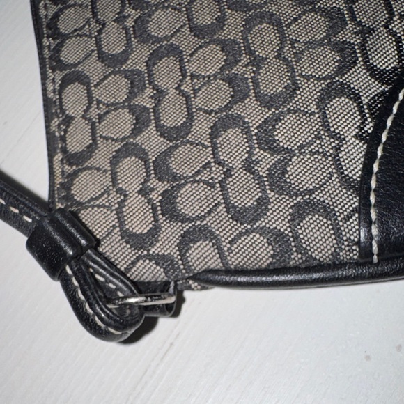 Coach wristlet - Picture 6 of 9